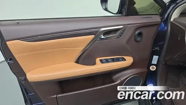 Lexus RX450h 2018 — Photo 6/39