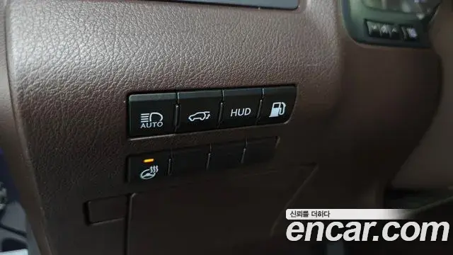 Lexus RX450h 2018 — Photo 23/39