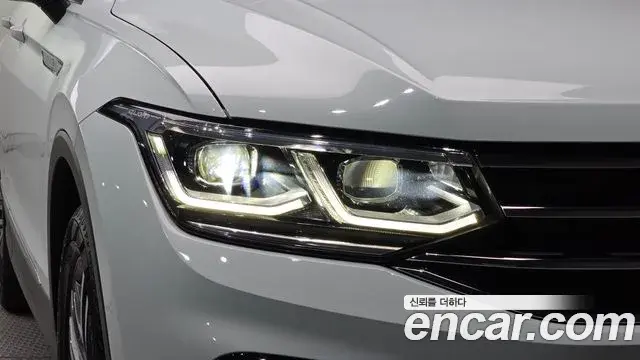 Volkswagen Tiguan 2023 — Şəkil 10/31