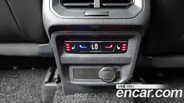 Volkswagen Tiguan 2023 — Şəkil 16/31