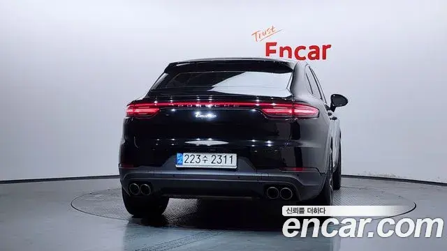 Porsche Cayenne 2022 — Photo 26/34
