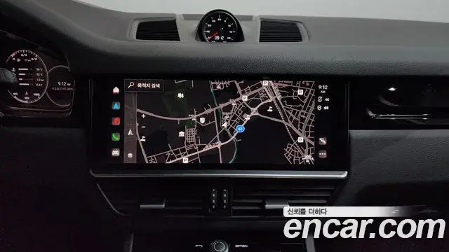 Porsche Cayenne 2022 — Photo 27/34