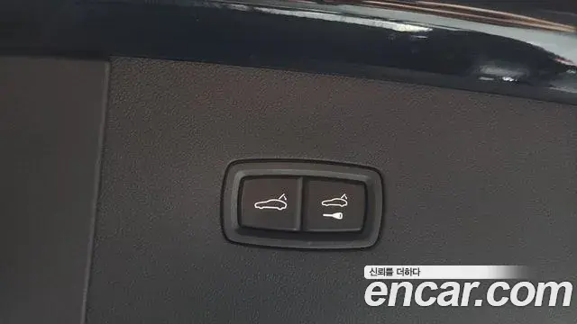 Porsche Cayenne 2022 — Photo 9/34