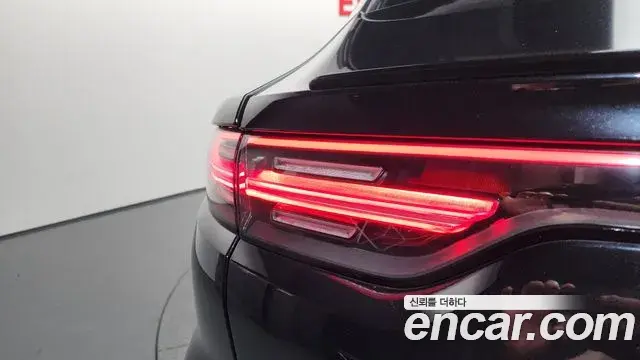 Porsche Cayenne 2022 — Photo 1/34