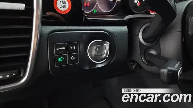 Porsche Cayenne 2022 — Photo 15/34