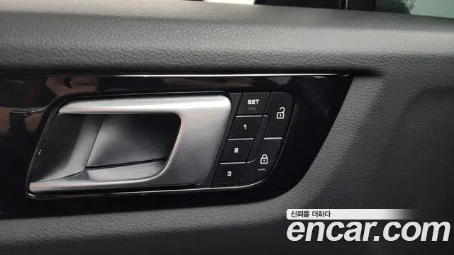 Porsche Cayenne 2022 — Photo 13/34
