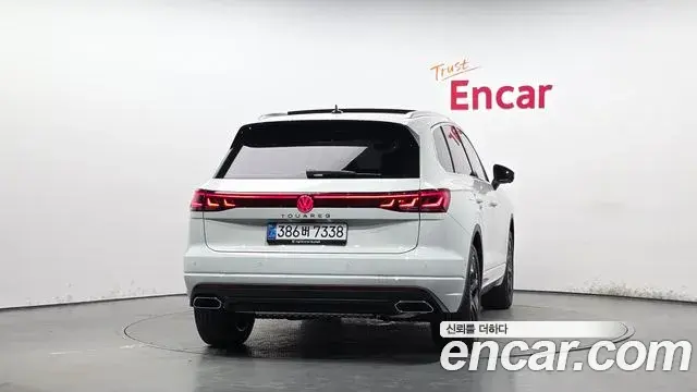Volkswagen Touareg 2026 — ფოტო 4/20