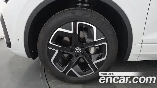 Volkswagen Touareg 2026 — ფოტო 10/20