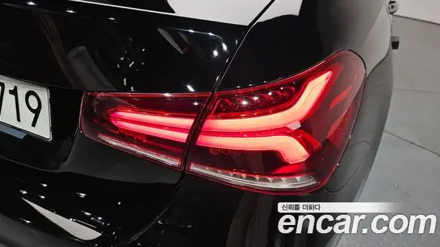 Mercedes-Benz A-Class 2020 — Şəkil 25/33