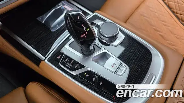 BMW 7 Series 2020 — Фото 9/20