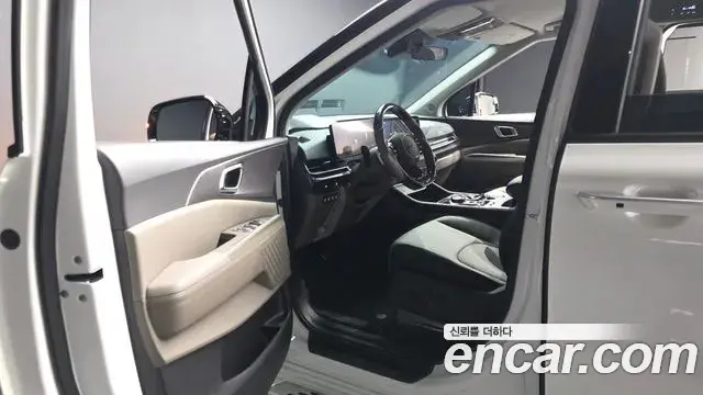 Kia Carnival 2023 — Şəkil 23/46