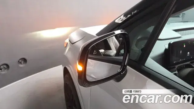 Kia Carnival 2023 — Şəkil 34/46