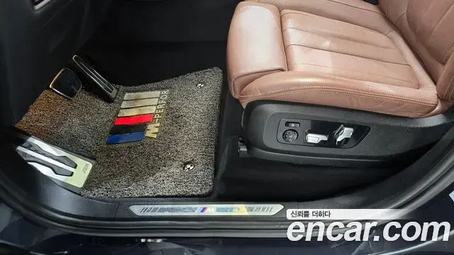 BMW X5 2022 — ფოტო 31/33