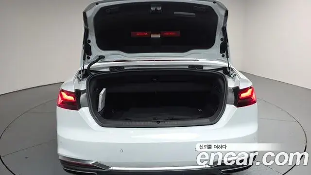 Audi A5 2021 — Фото 18/20