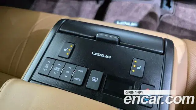 Lexus ES300h 2018 — ფოტო 15/20