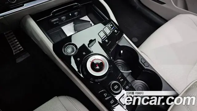 Kia Sportage 2024 — Photo 1/33