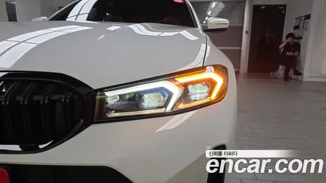 BMW 3 Series 2024 — ფოტო 18/31