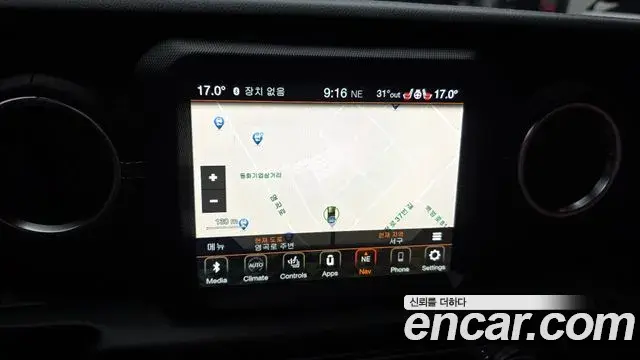 Jeep Wrangler 2021 — Şəkil 30/30