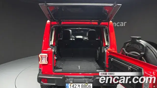 Jeep Wrangler 2021 — Şəkil 23/30