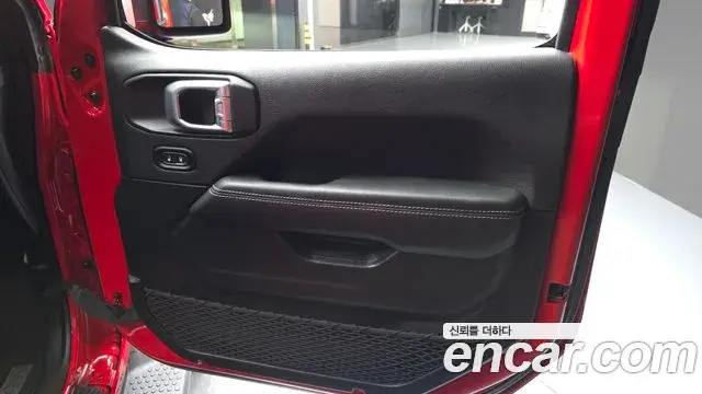 Jeep Wrangler 2021 — Şəkil 19/30