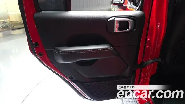 Jeep Wrangler 2021 — Şəkil 26/30