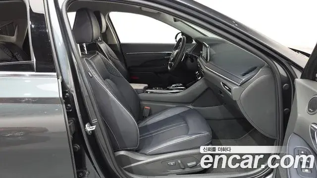 Hyundai Sonata Hybrid 2022 — Photo 4/36