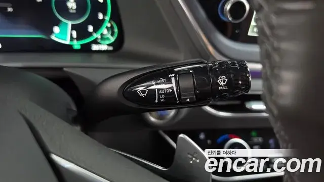 Hyundai Sonata Hybrid 2022 — Photo 11/36