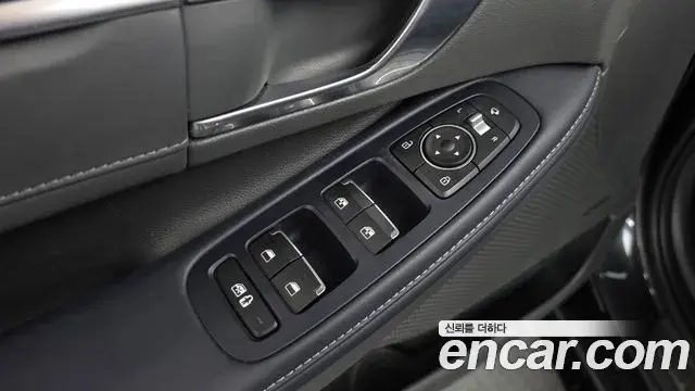 Hyundai Sonata Hybrid 2022 — Photo 28/36