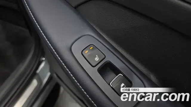 Hyundai Sonata Hybrid 2022 — Photo 2/36