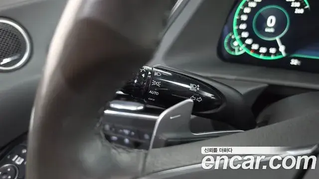 Hyundai Sonata Hybrid 2022 — Photo 33/36