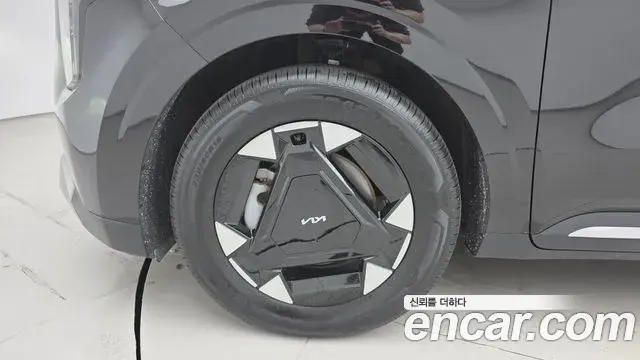 Kia Carnival 2024 — Şəkil 2/20