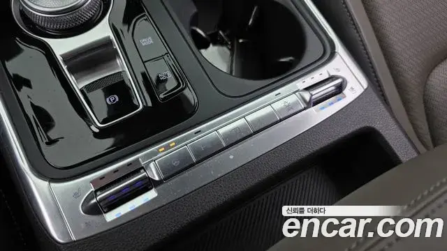 Kia Carnival 2024 — Şəkil 17/20