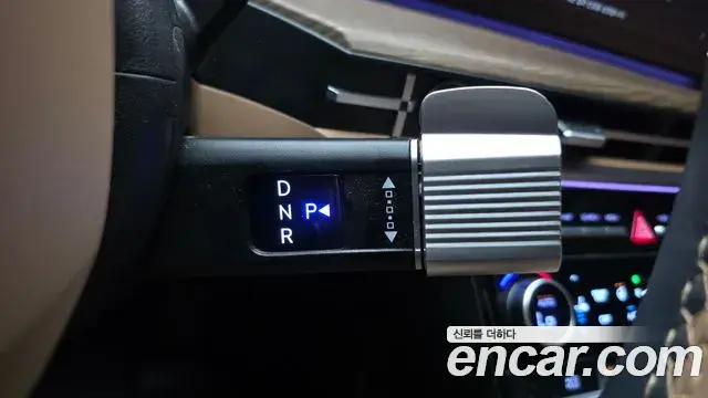 Hyundai Santa Fe 2024 — Şəkil 17/32