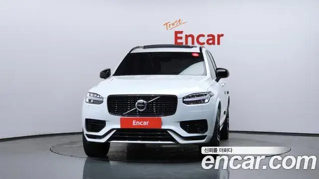 Volvo XC90 2021 — Фото 2/20