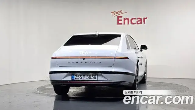 Hyundai Grandeur Hybrid 2025 — Şəkil 28/30
