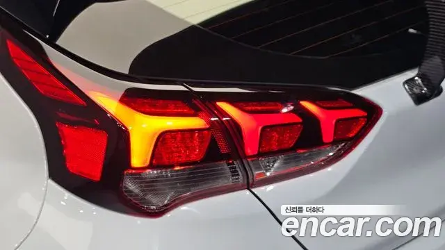 Hyundai Veloster 2018 — ფოტო 7/33