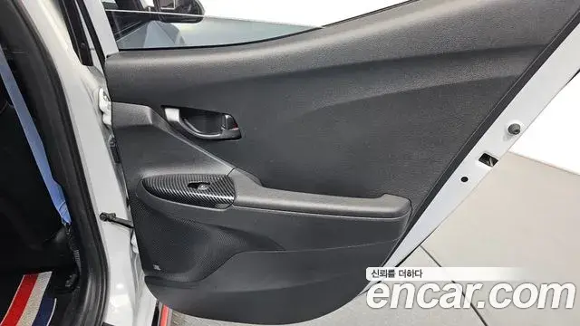 Hyundai Veloster 2018 — ფოტო 21/33