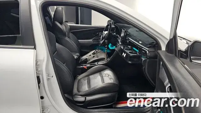 Hyundai Veloster 2018 — ფოტო 1/33