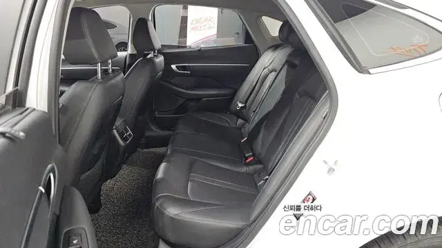 Hyundai Sonata Hybrid 2019 — Photo 31/31
