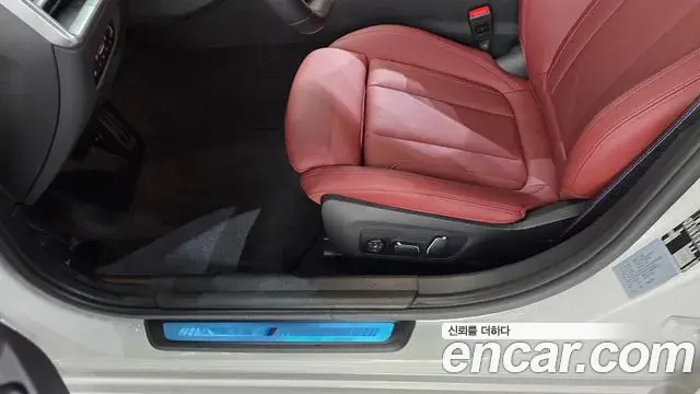 BMW 3 Series 2025 — Photo 25/34