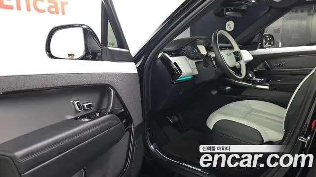 Land Rover Range Rover Sport 2025 — ფოტო 8/37