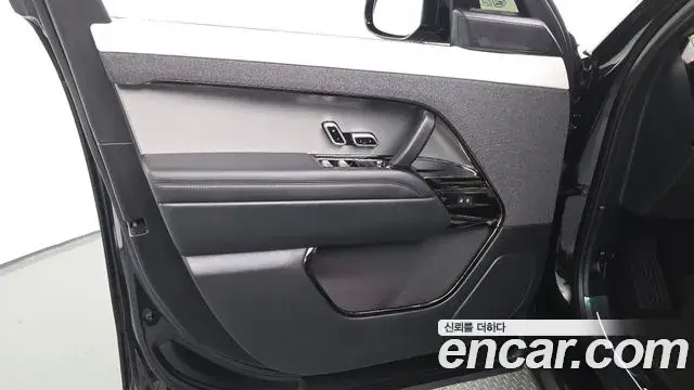 Land Rover Range Rover Sport 2025 — ფოტო 11/37