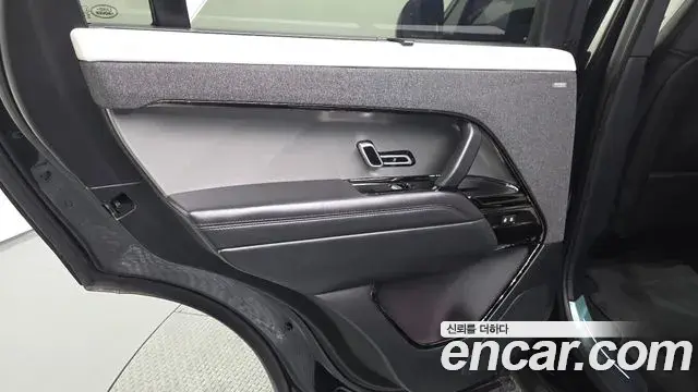 Land Rover Range Rover Sport 2025 — ფოტო 1/37