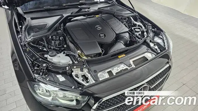 Mercedes-Benz E-Class 2025 — Фото 6/20