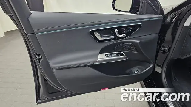 Mercedes-Benz E-Class 2025 — ფოტო 25/30