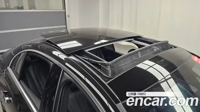 Mercedes-Benz E-Class 2025 — ფოტო 21/30