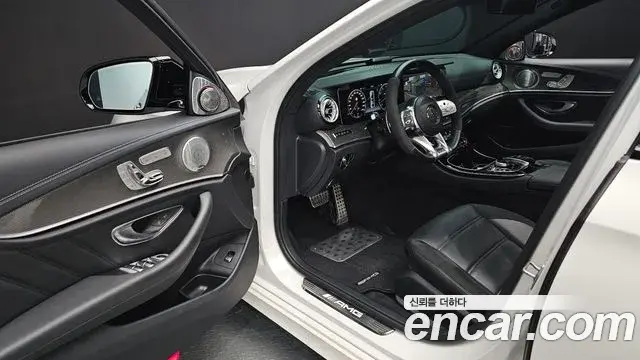 Mercedes-Benz E-Class 2019 — Фото 11/20