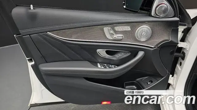 Mercedes-Benz E-Class 2019 — Şəkil 26/37