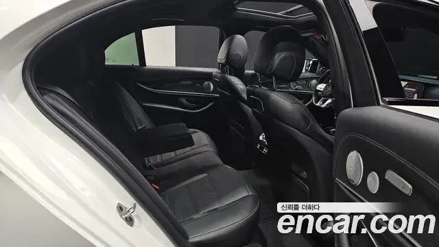 Mercedes-Benz E-Class 2019 — Şəkil 7/37