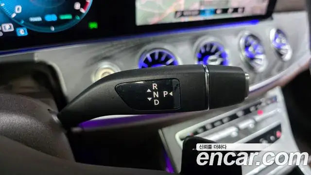 Mercedes-Benz CLS-Class 2021 — Photo 9/37